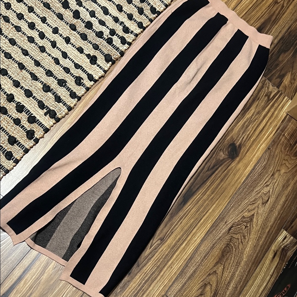 Chic Black and Pink Striped Pencil maxi Skirt - Picture 4 of 5